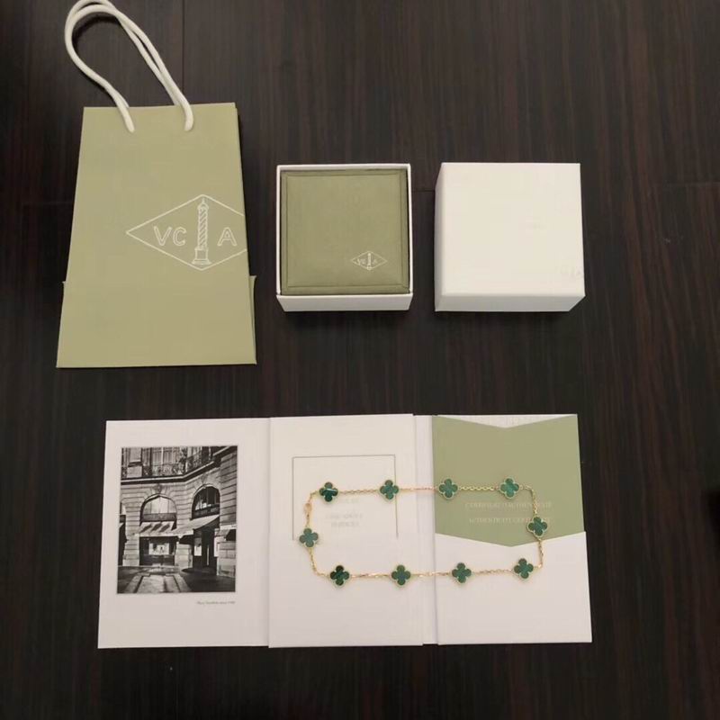 Van Cleef & Arpels necklace 12yxq05
